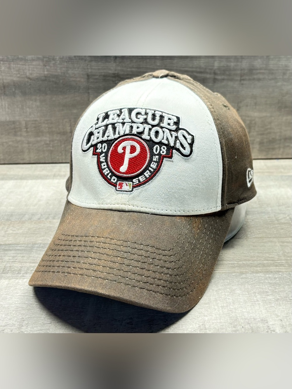 New Era Two-Tone Brown and White 'League Champions' Philadelphia Phillies Cap - Picture 2 of 7